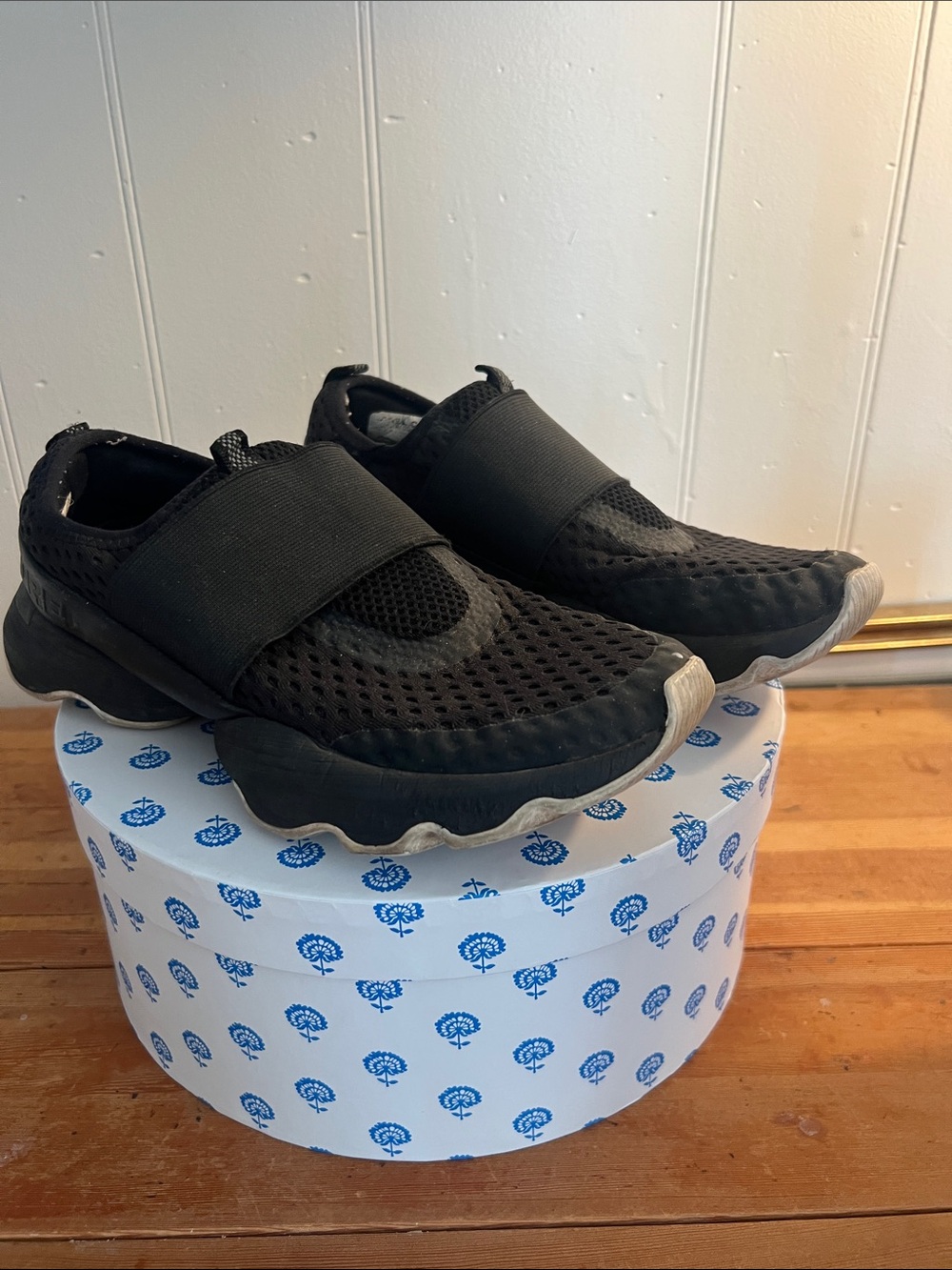 Sorel Black Slip-On Mesh Sneakers with Elastic Strap